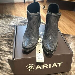 Ariat Distressed Black Western Boots